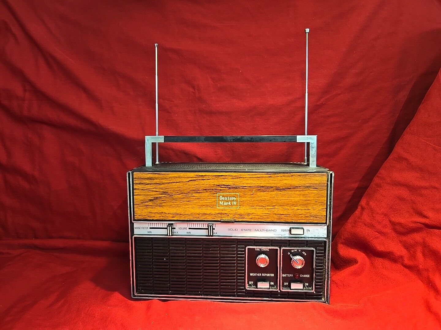 Vintage Century Mark IV Radio Model No. CF-1888 