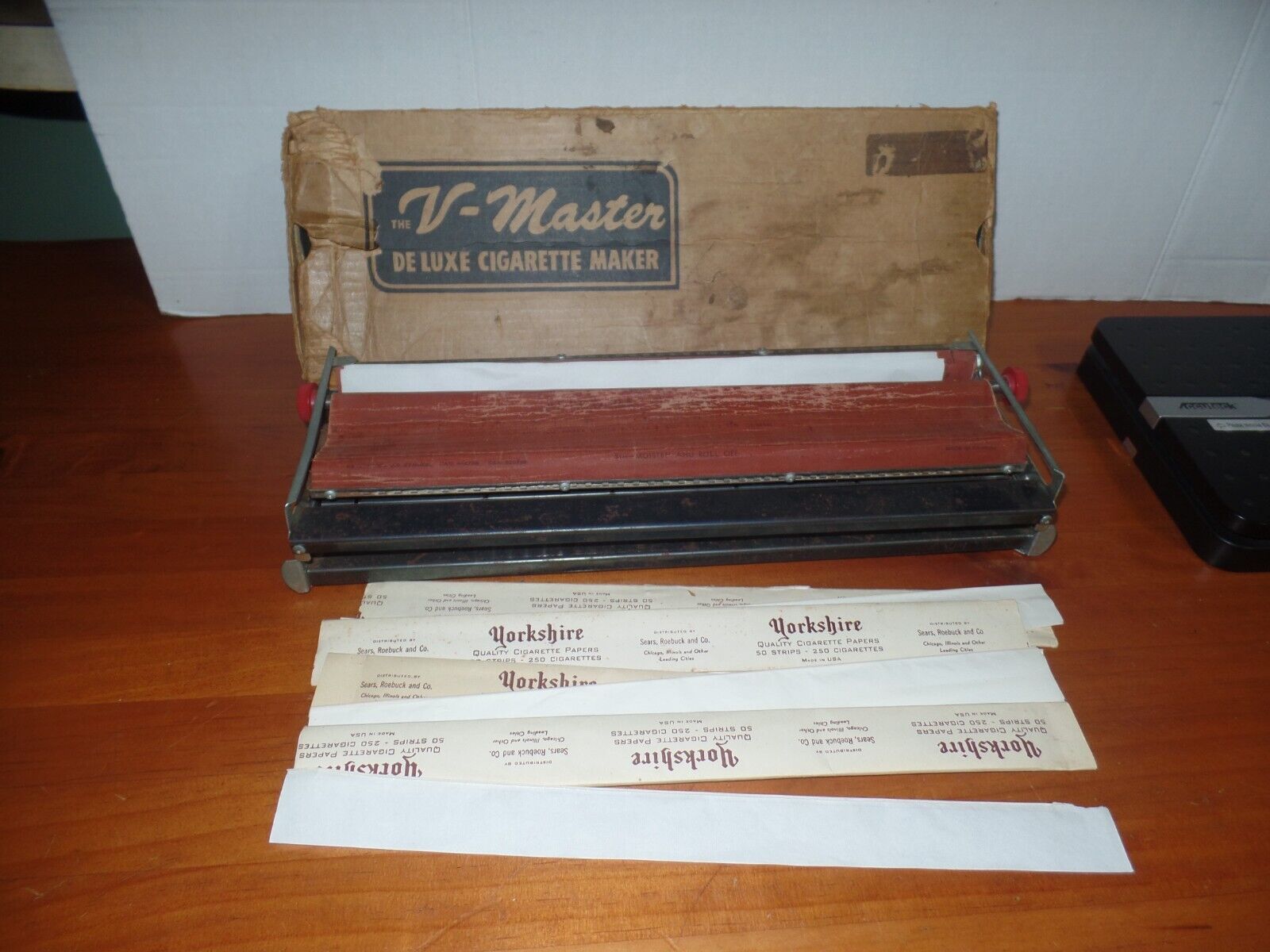 Vintage 1950s V MASTER Cigarette Maker w/ Original Box - Tobaccana