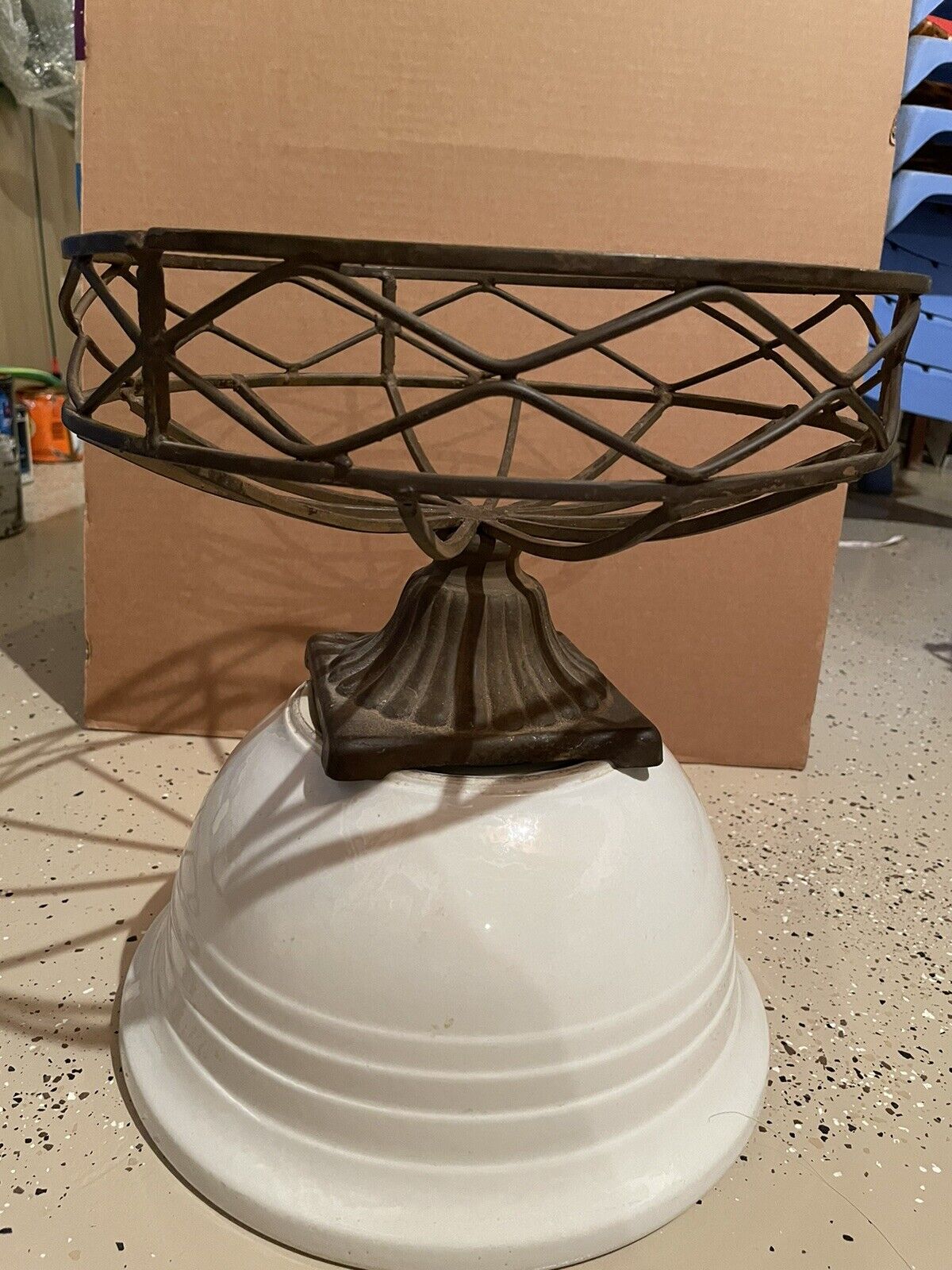 VTG Farmhouse French Iron Wire Pedestal Bowl Basket 12” Round Cottage Core Decor