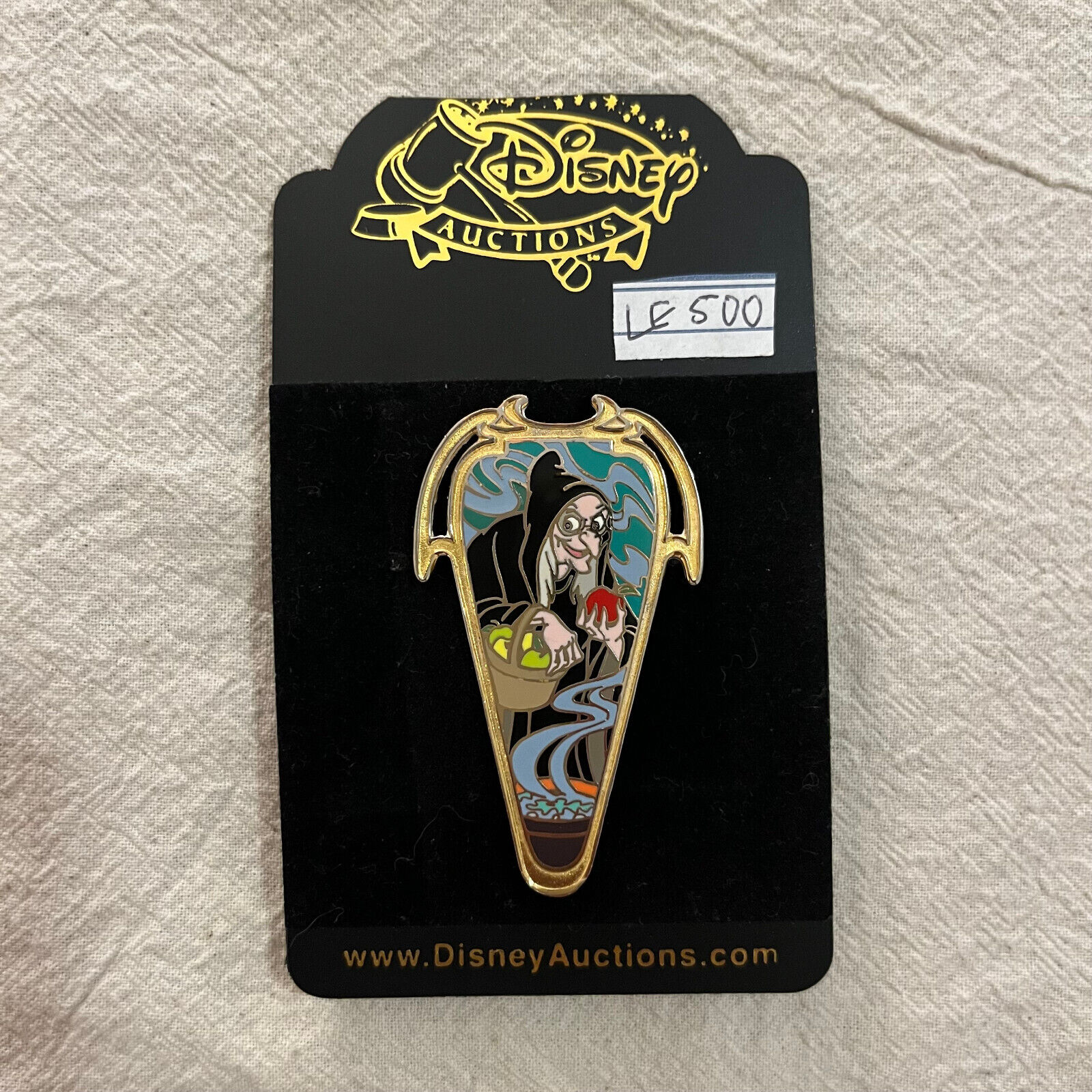 LIMITED EDITION Disney Auctions Art Nouveau Old Hag Snow White Disney Pin LE 500