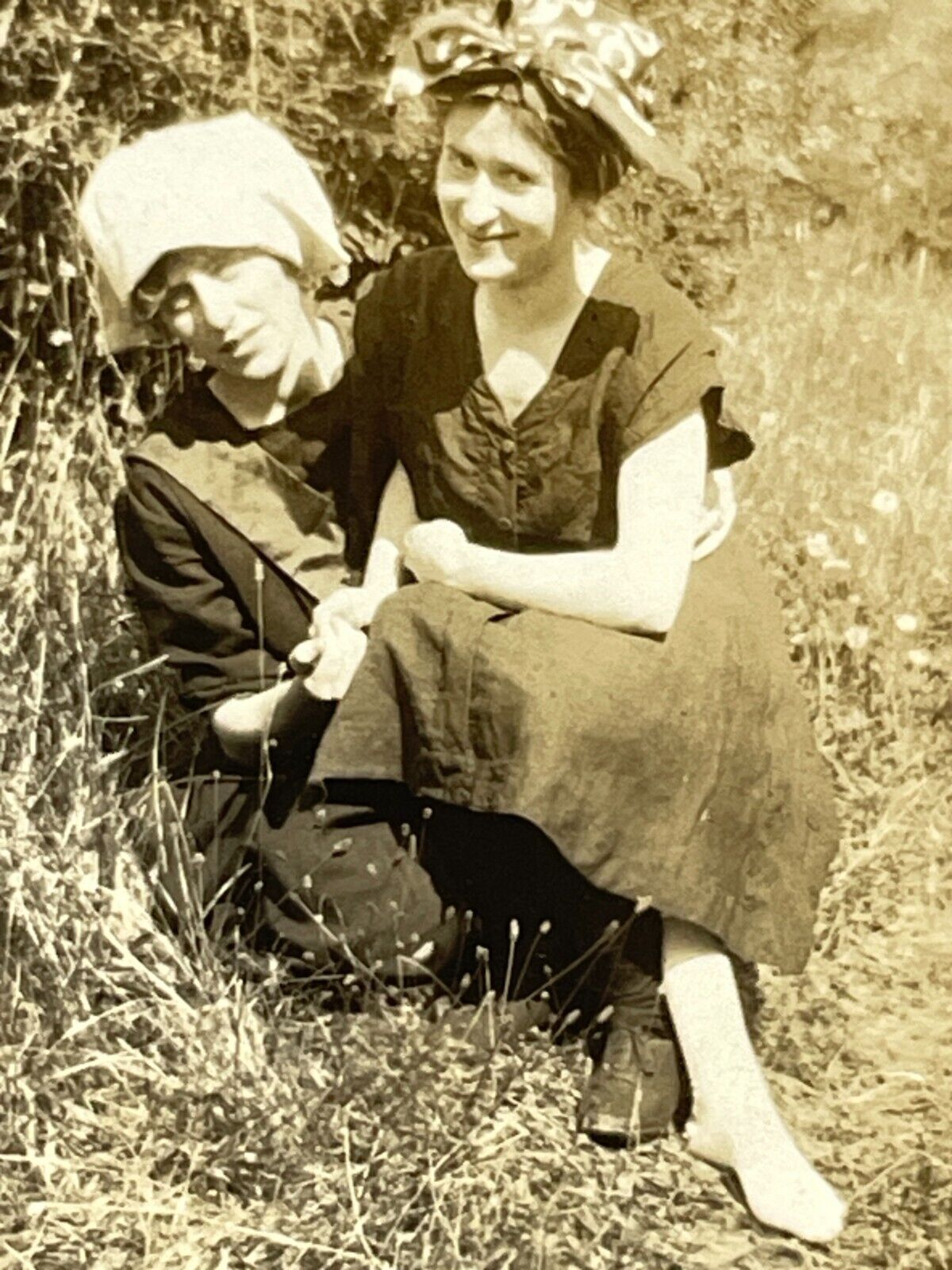 W1 Photograph Affectionate Amours Women Ladies Embrace Gay Interest Lap 1910's