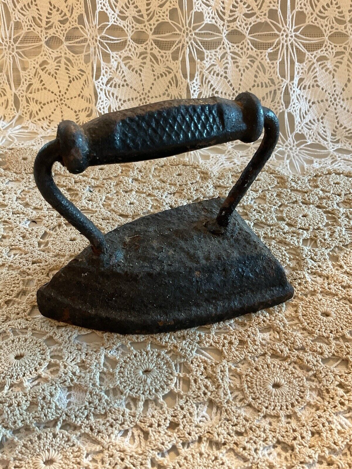 Antique 5 pound Cast Iron Sad Iron