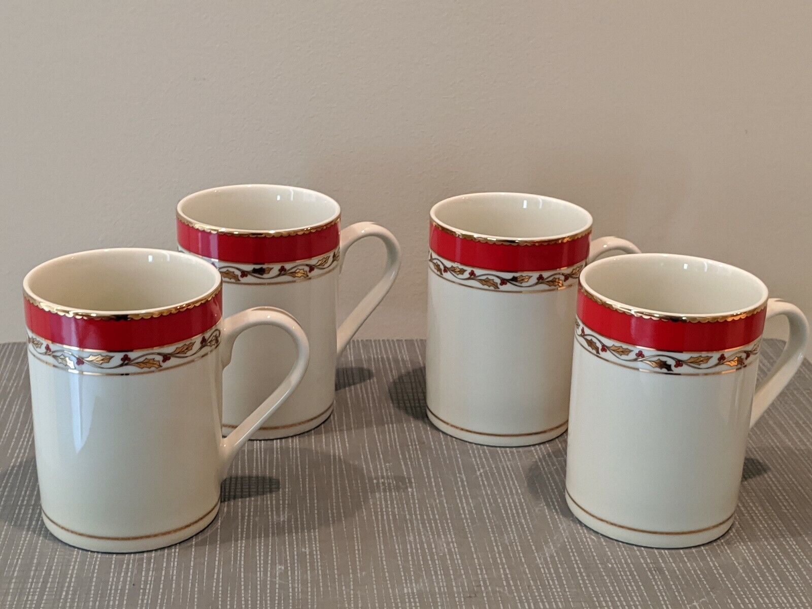 4 Biltmore For Your Home Christmas Holly Holiday Cup Mug Lot