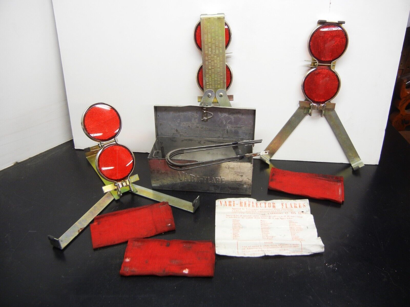 Vintage 1940s-1950s VARI-FLARE REFLECTOR 3-PACK Red Reflector Emergency Kit