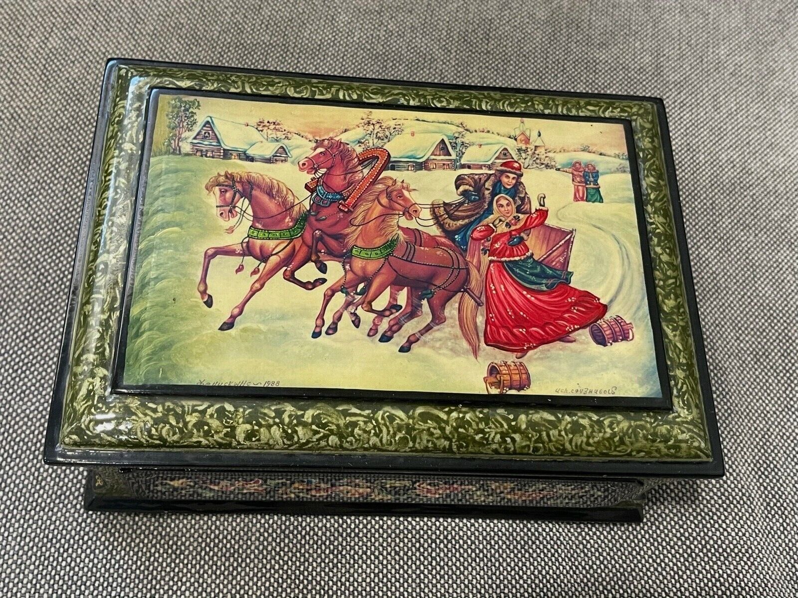 Vintage 1988 Russian Lacquer Signed Painted Large Box Winter Scene Troika Sleigh