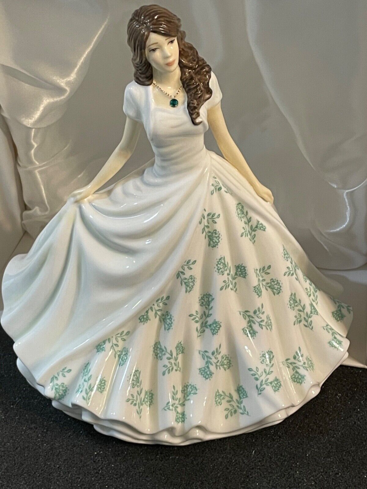Royal Doulton MAY Sapphire Birthstone BIRTHDAY Figurine # 40032728 - STUNNING