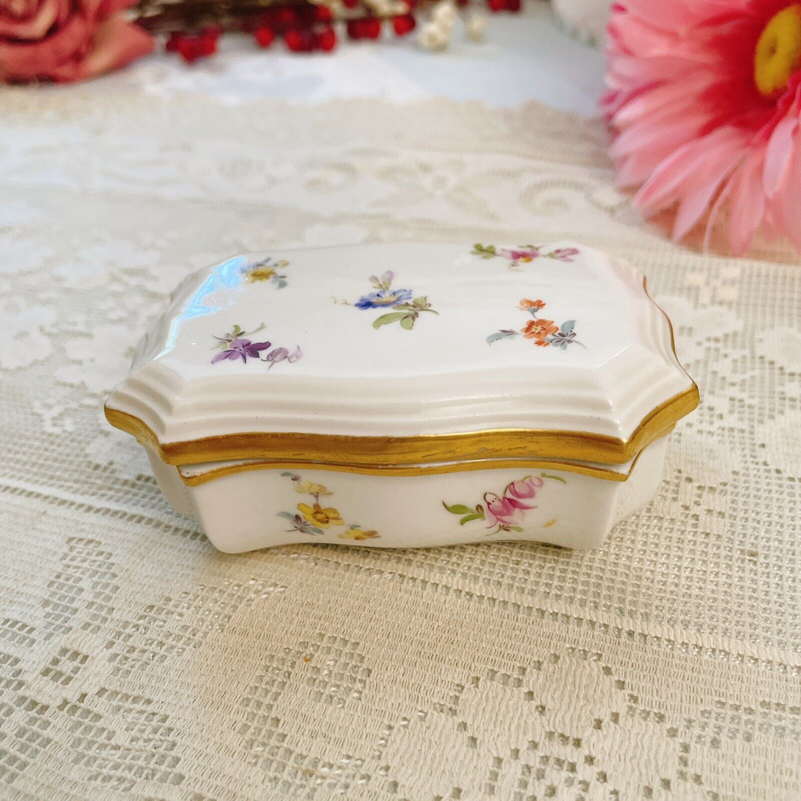 Antique Meissen Porcelain Trinket Box 1st Quality