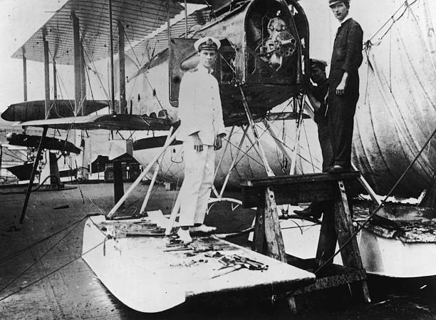 Maurice E A Wright preparing his seaplane Greece 1916 OLD PHOTO