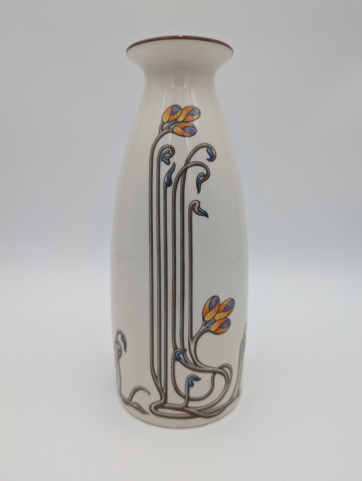 2001 Mason\'s Art Nouveau 8 1/4 Inch Tall Decorative Vase - Made in England