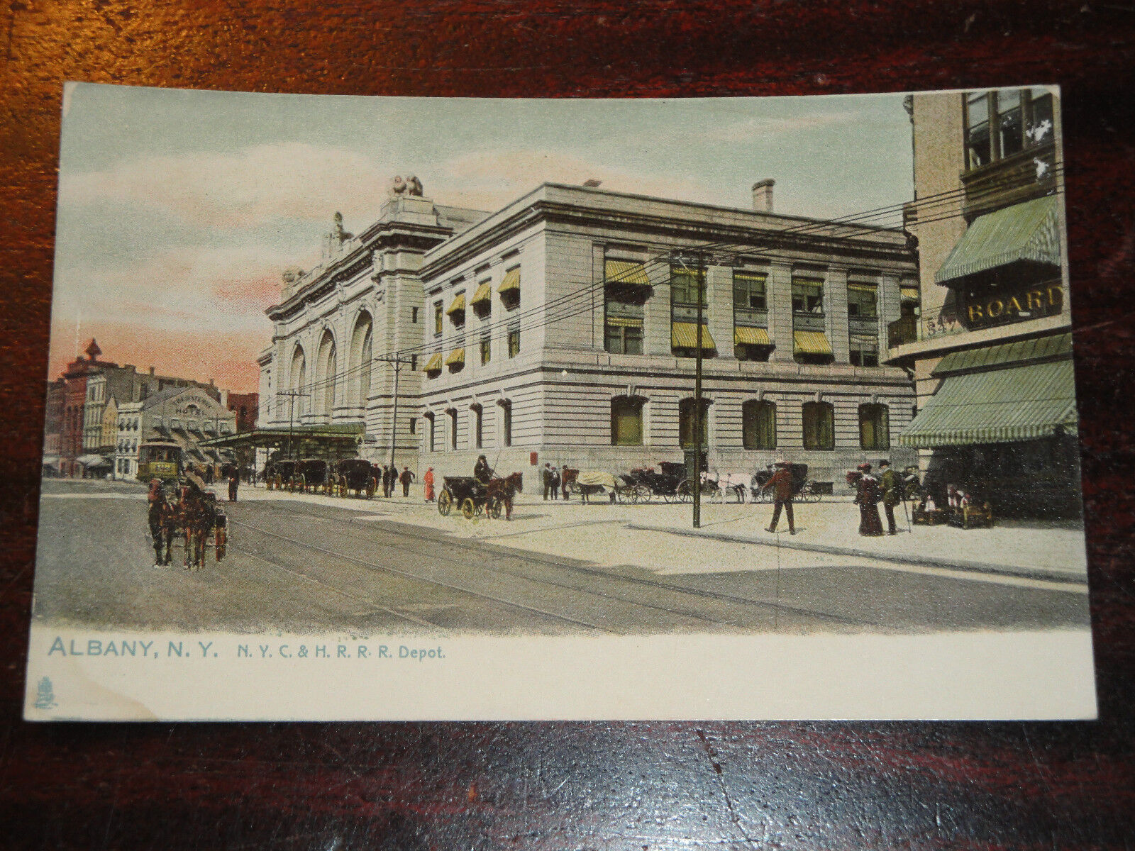 EARLY UNUSED TUCK;S POST CARD, ALBANY,N.Y. RAILROAD DEPOT,HORSE AND BUGGY;S