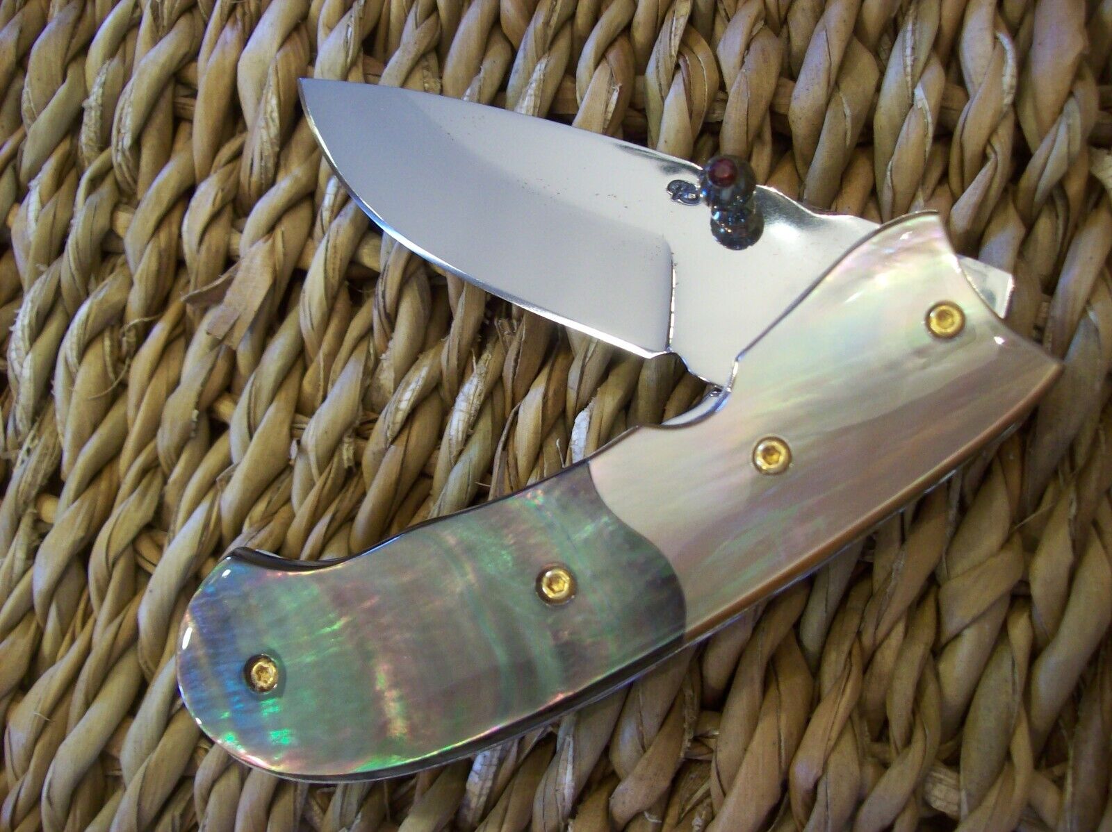 CUSTOM THAILAND KNIFE / BLACK MOTHER OF PEARL / PENGUIN WING OYSTER / NEW 2017
