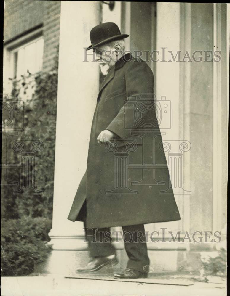1924 Press Photo Ambassador Jusserand leaving the Wilson House. - nei37348