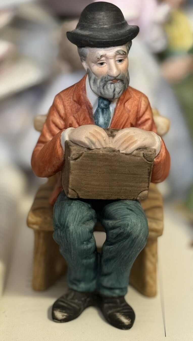 VTG LEFTON Porcelain 5.5” Figurine of Old Man Sitting On Bench w/Briefcase #7858