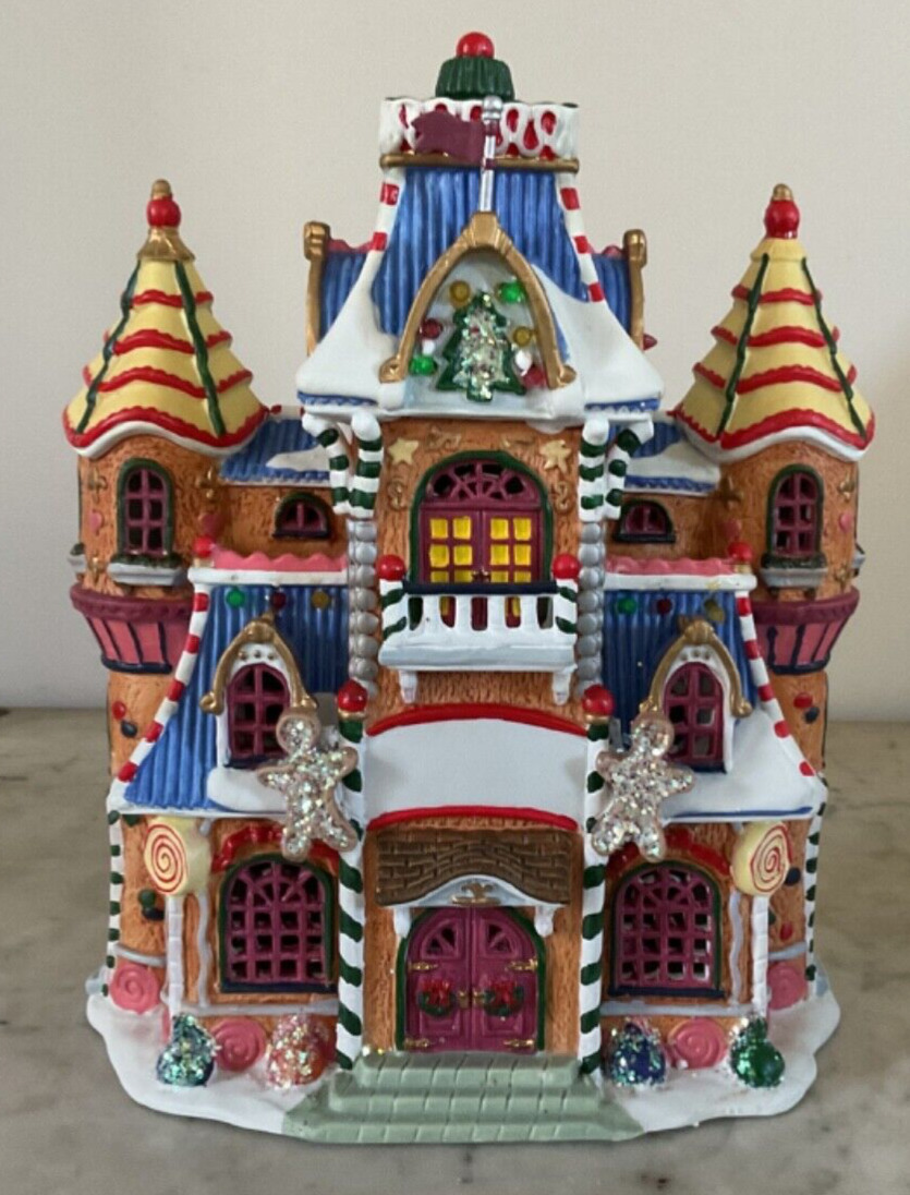 LEMAX Santa\'s Wonderland Gingerbread Palace Christmas Lighted House, 2002
