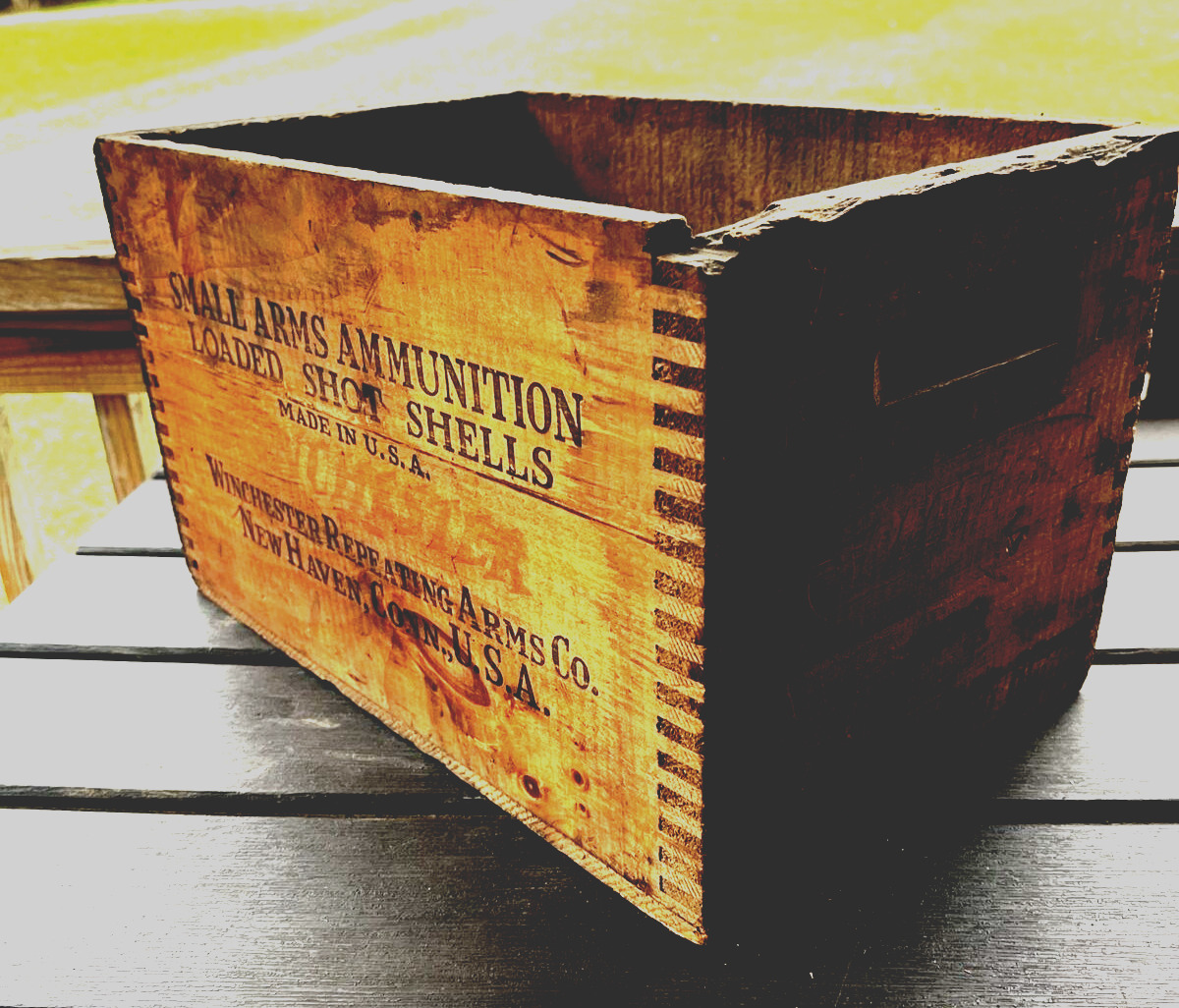 RARE VINTAGE ANTIQUE WOOD ADVERTISING CRATE / BOX WINCHESTER ARMS