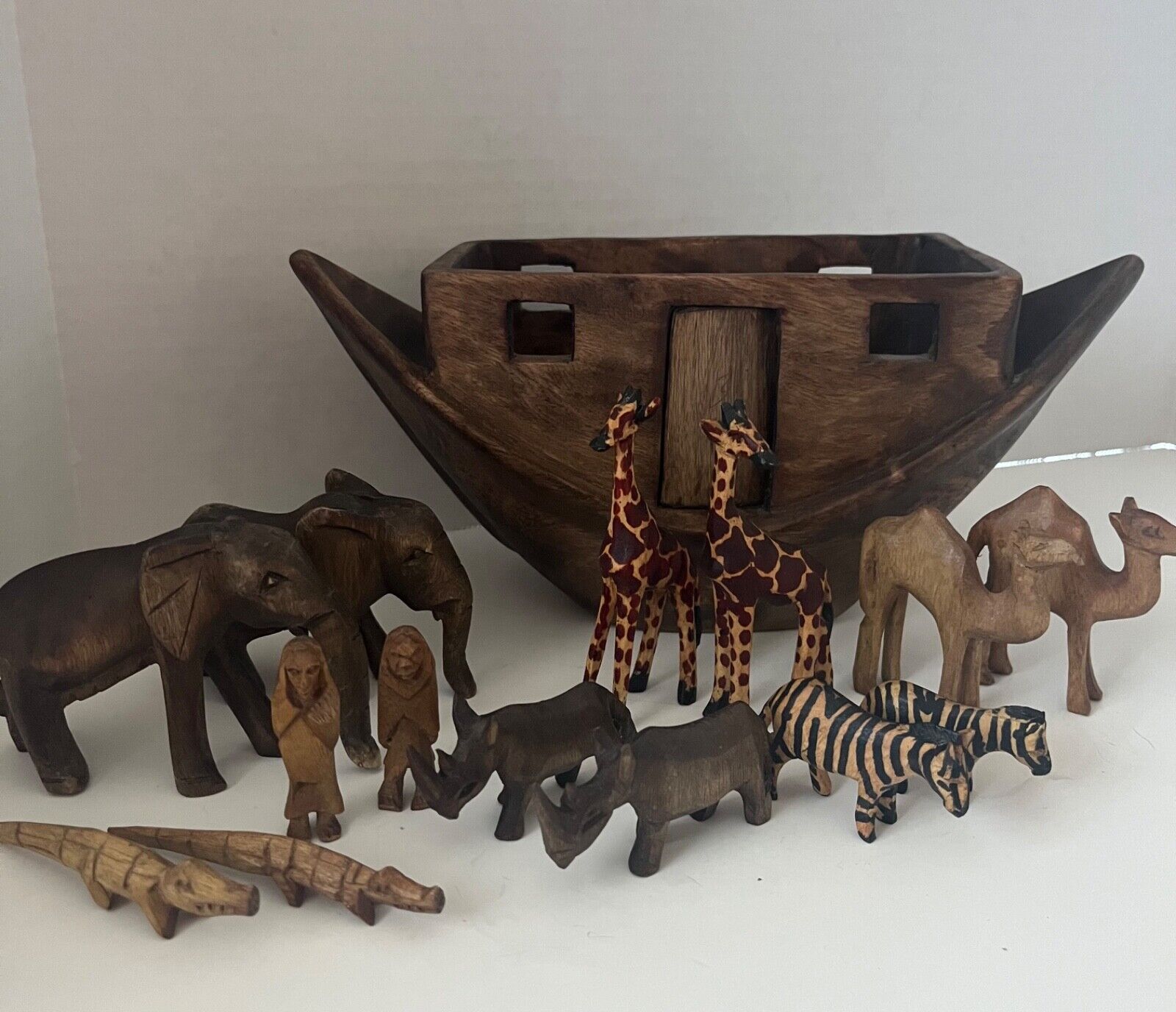 Wood Noah Ark & animals made in Kenya giraffe elephant zebras rhino