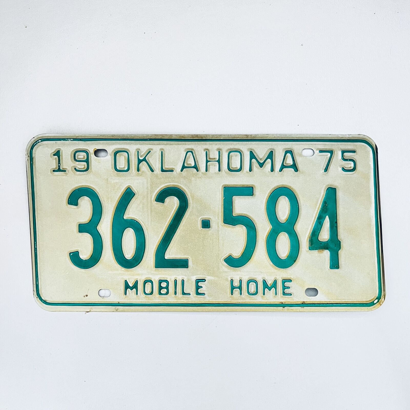 1975 United States Oklahoma Base Mobile Home License Plate 362-584