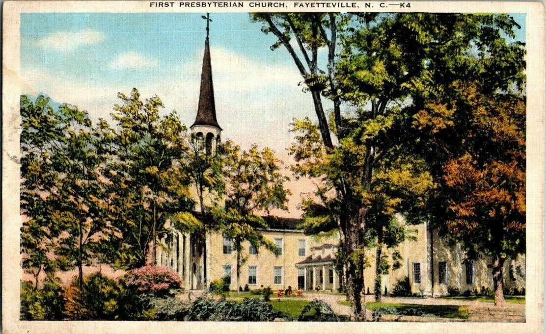 1930\'S. FAYETTEVILLE, NC. FIRST PRESBYTERIAN CHURCH. POSTCARD 1A20