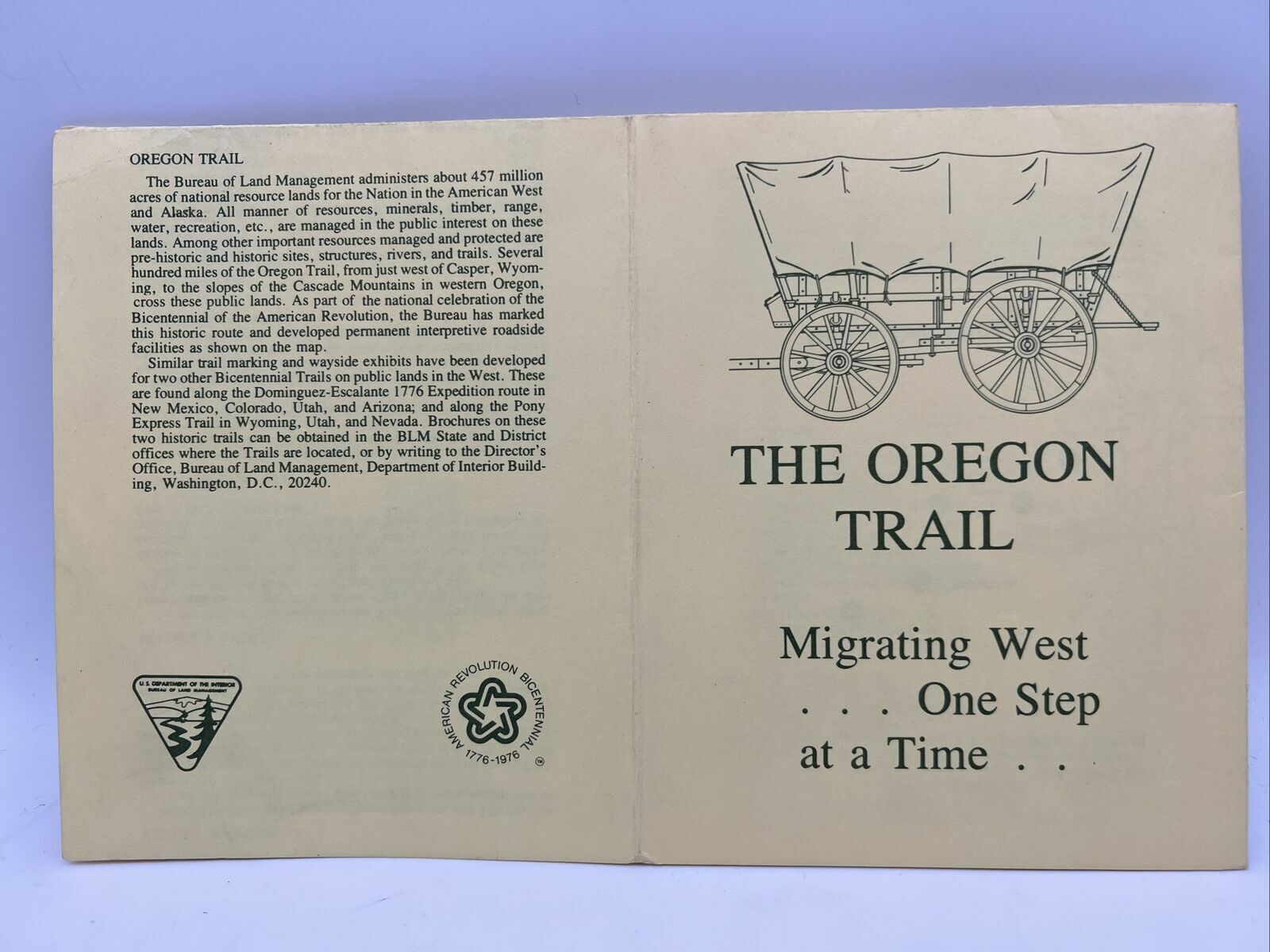 1976 BICENTENNIAL THE OREGON TRAIL Migrating West One Step At A Time Guide & Map