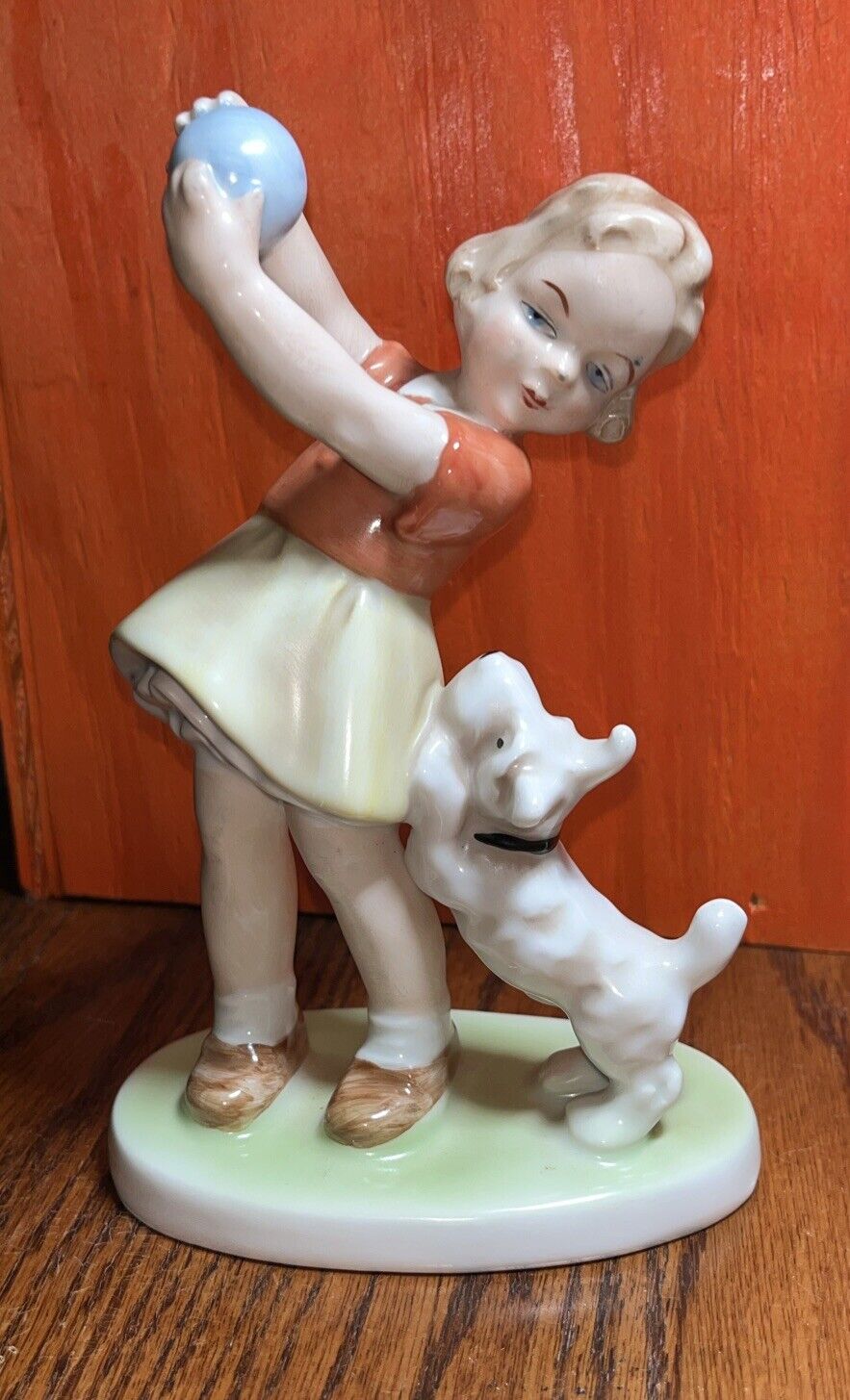 Vintage Gerald  Porzellan  East Germany GIRL w DOG & BALL Figurine