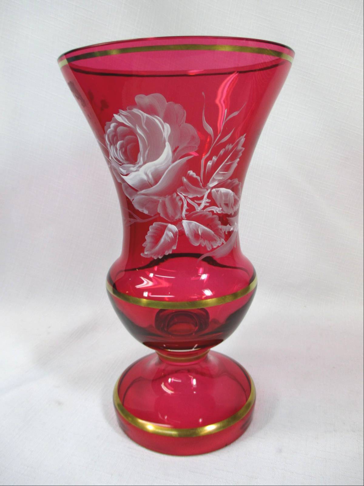 ARTIST SIGNED MARY GREGORY STYLE CRANBERRY  GLASS VASE WITH HAND-PAINTED WHITE 
