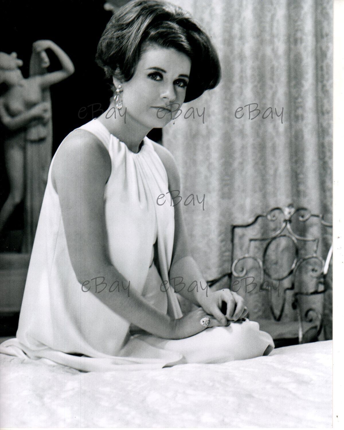 Patty Duke in Valley of The Dolls 8x10 Photo Reprint