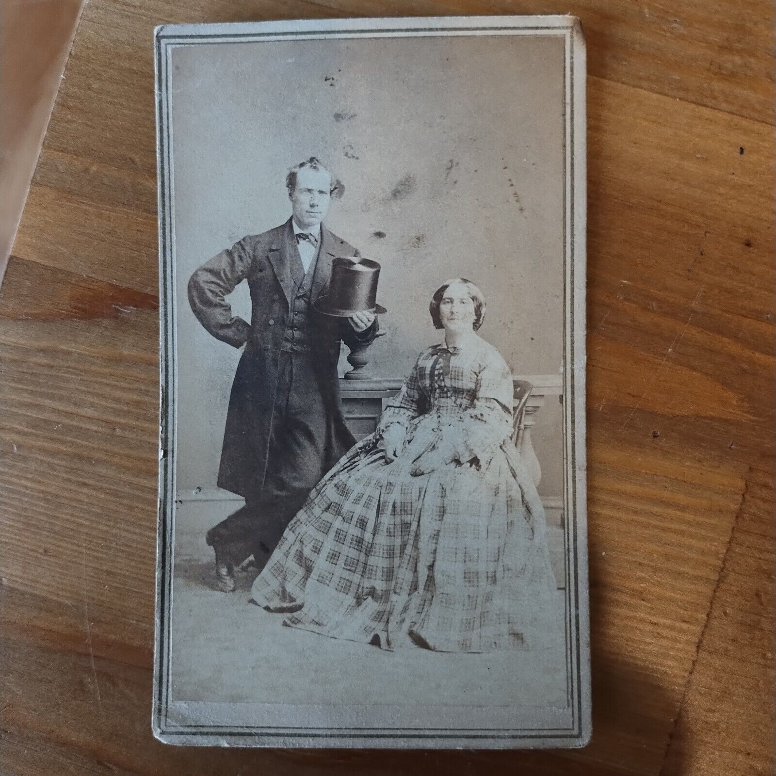 Antique cdv Carte de viste Man with Top Hat and Woman