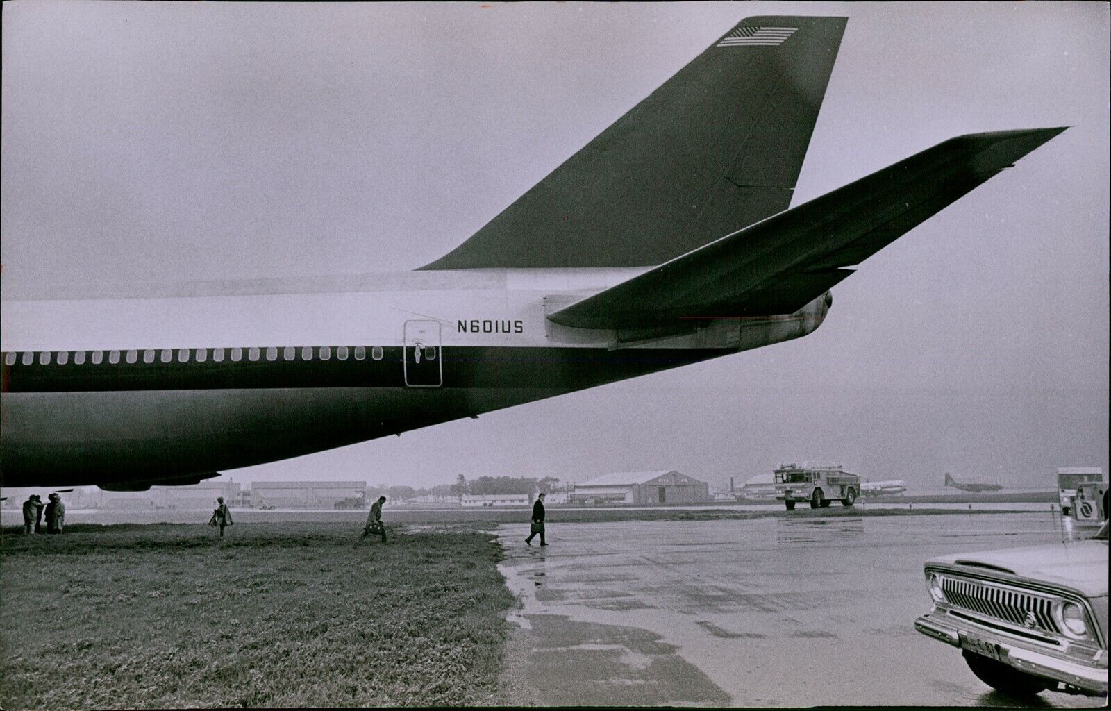 LG846 1971 Original Photo NORTHWEST AIRLINES BOEING 747 Jet Ran Off Runway Mpls