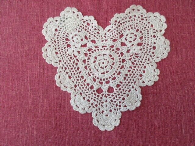 NEW Beautiful 7”x7” Crocheted Heart Shaped off White Table Doily
