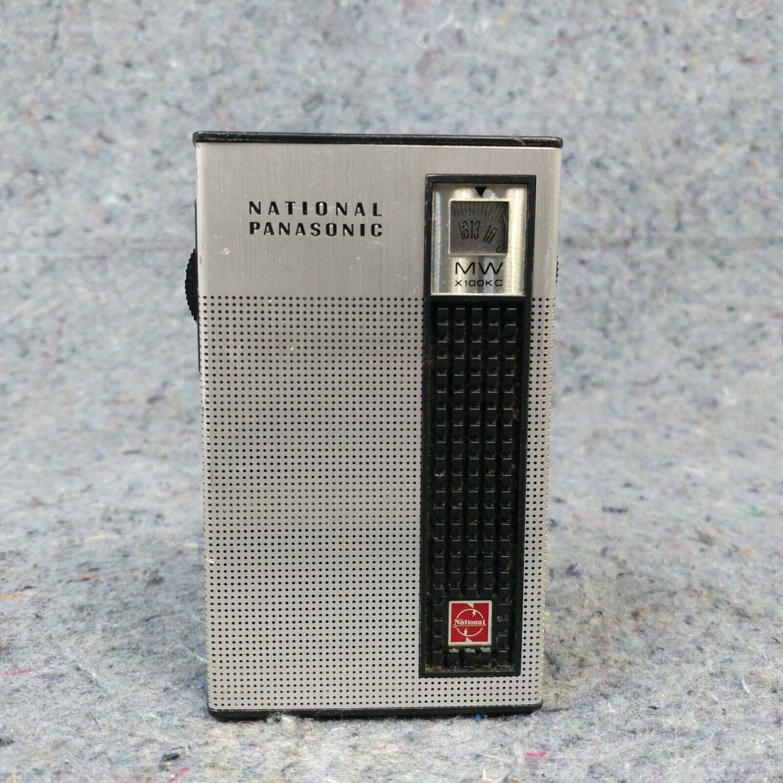 National Panasonic Transistor Radio Model R-1031 Pocket Portable Vintage 1960's