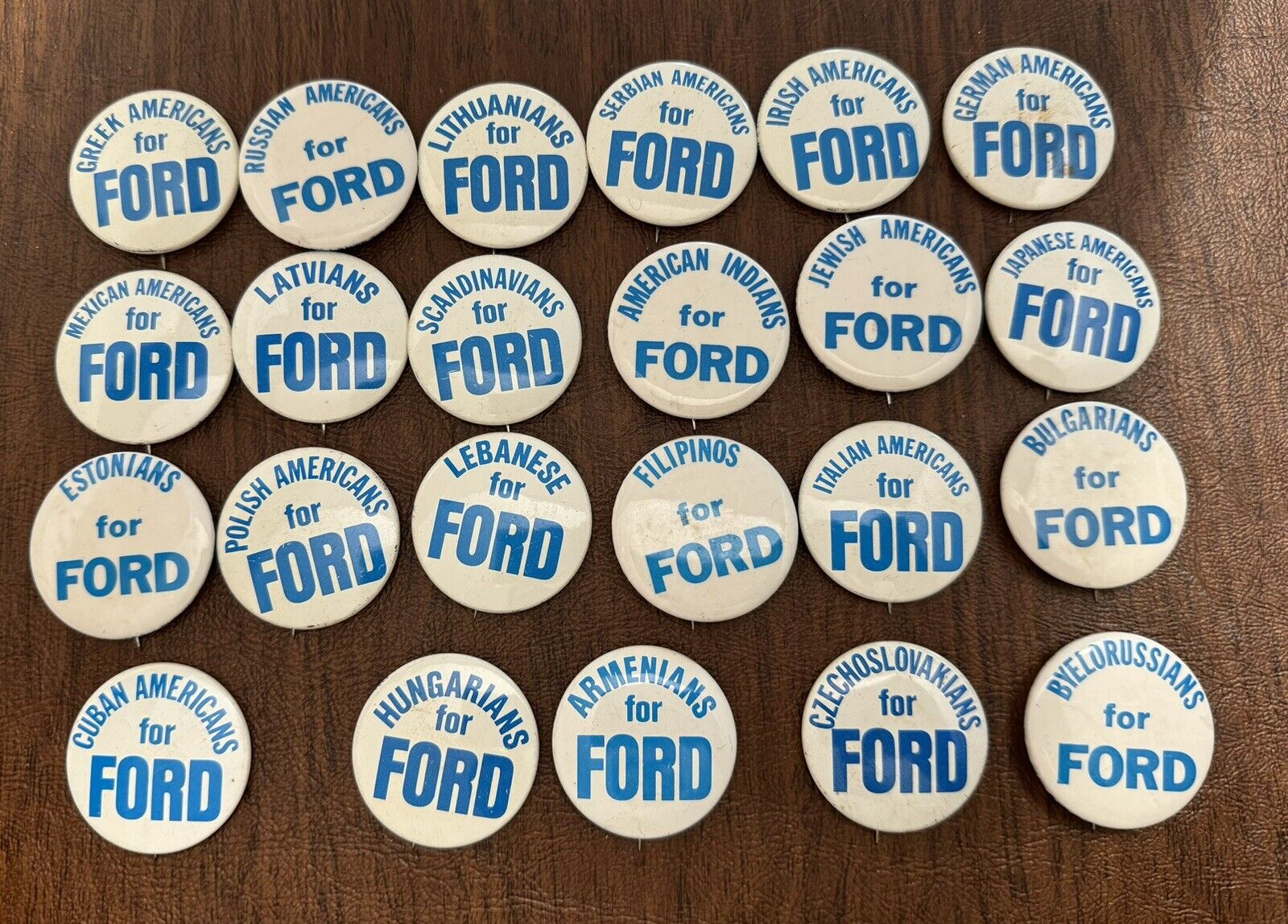 VINTAGE AMERICANS FOR PRESIDENT GERALD FORD CAMPAIGN BUTTON PIN LOT 1976