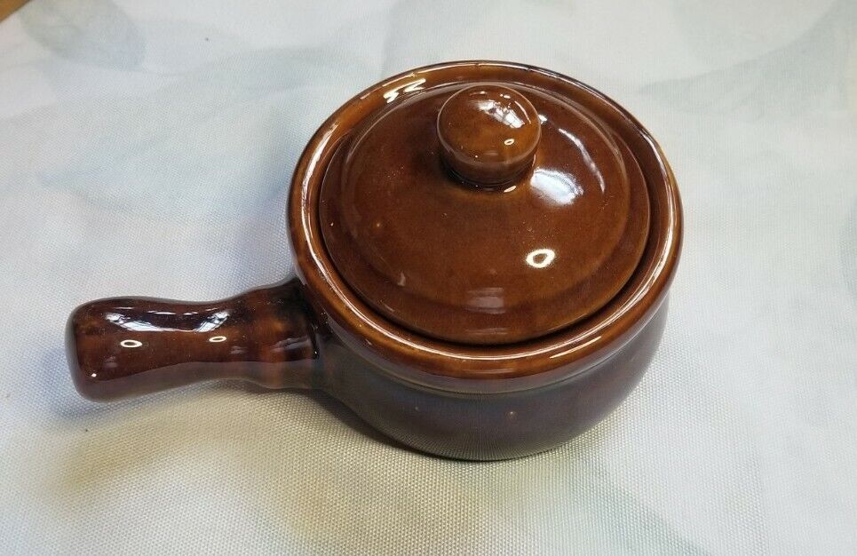 The Cook\'s Bazaar 4 Ceramic Onion Soup Bowls Crocks & Lids Handles set Vintage