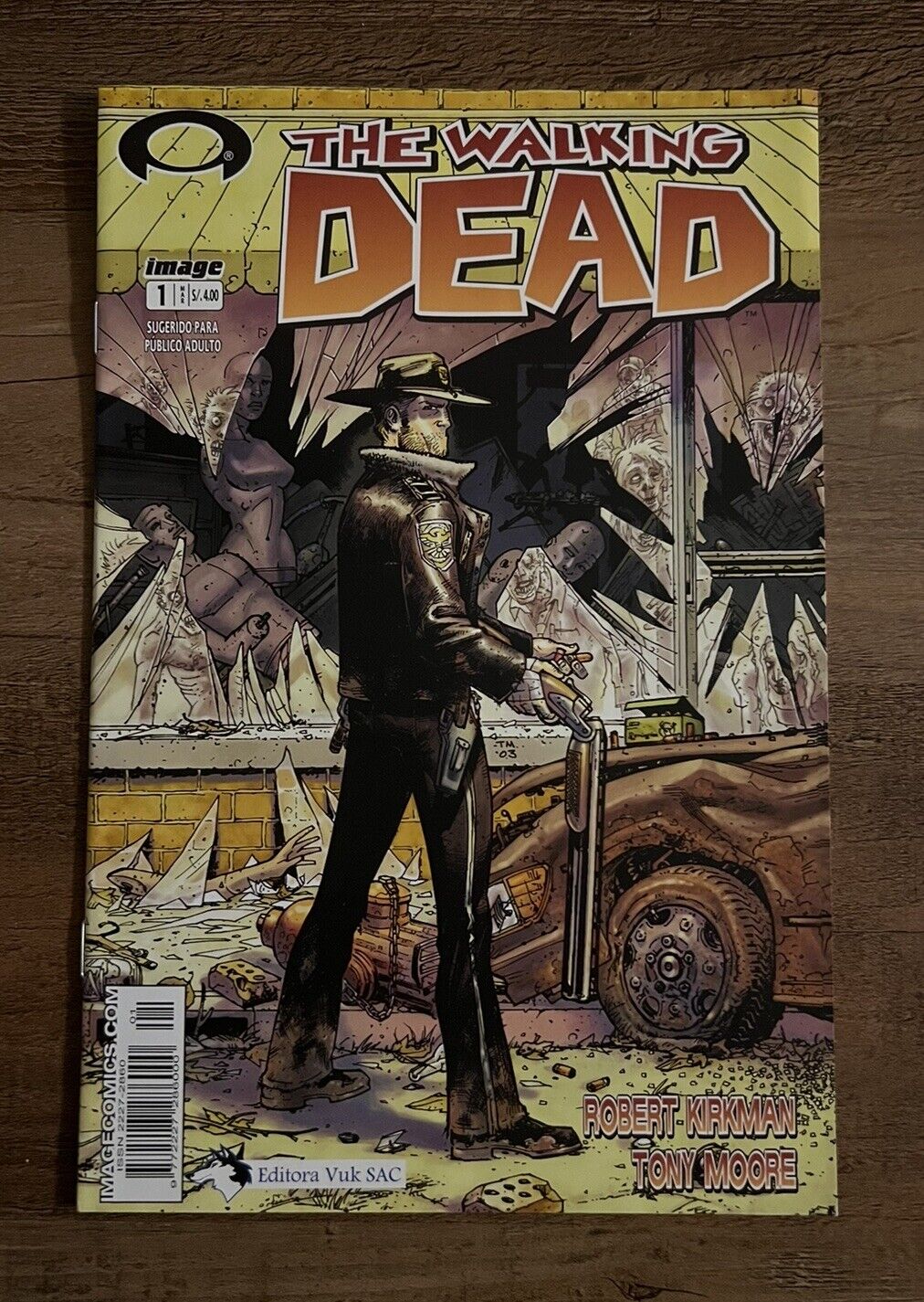 The Walking Dead #1 - Peruvian Edition Spanish Language - 9.6 Near Mint+ 2012