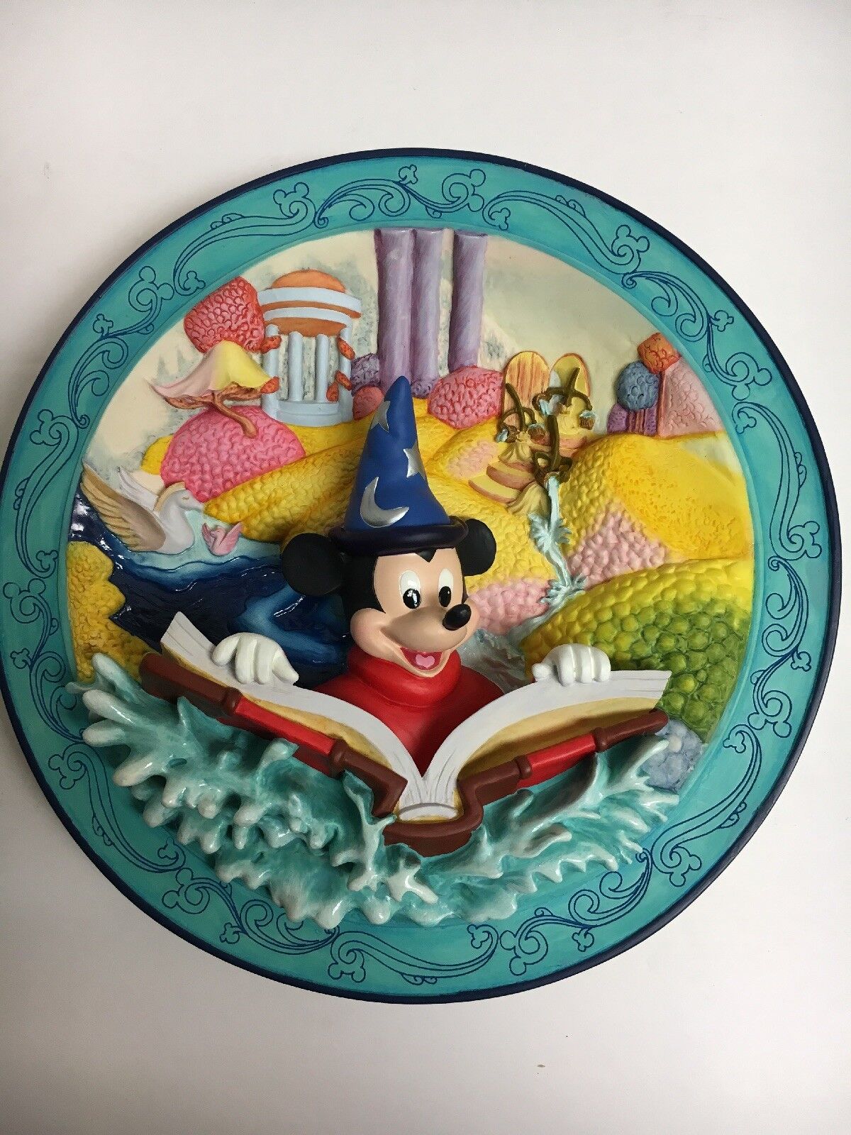 Disney\'s Animated Classics -  Fantasia 1940 Plate.
