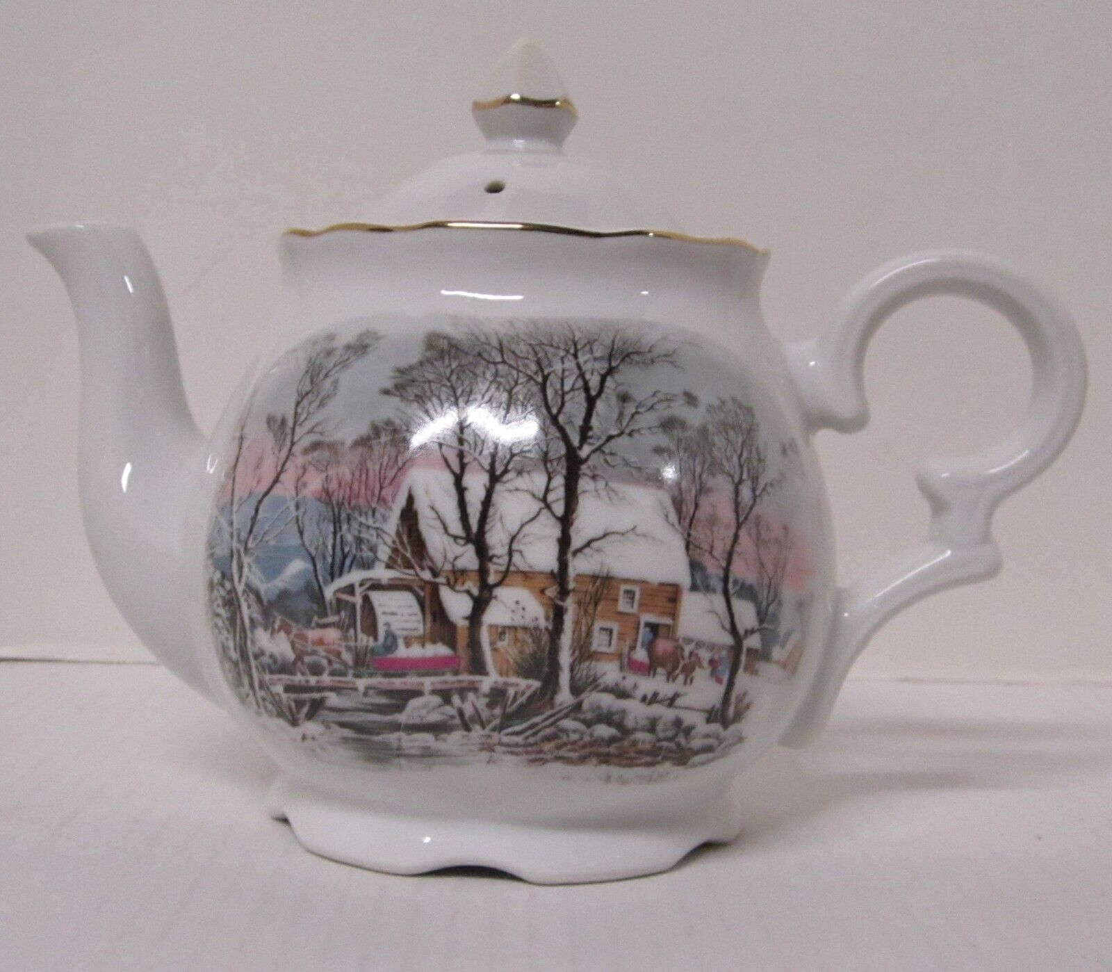 Avon Currier & Ives Christmas Teapot & Lid Winter Scene 1977 Sales Award