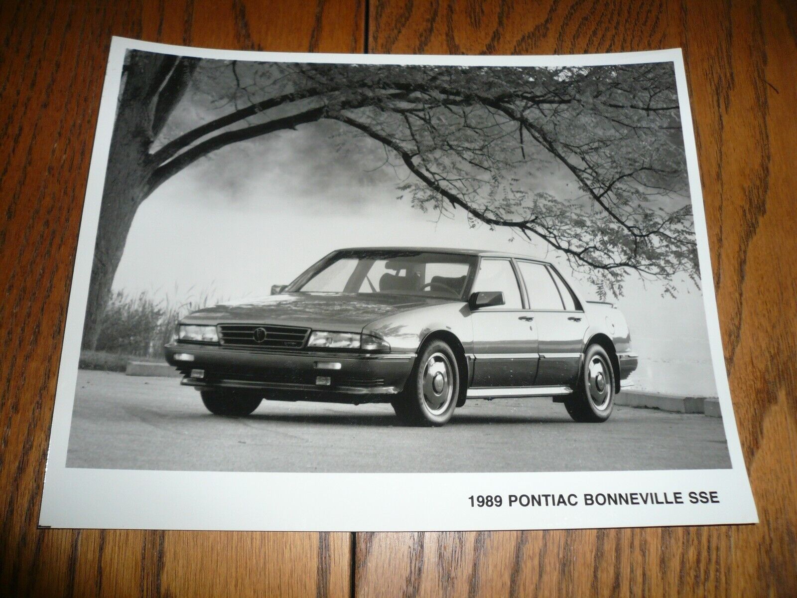 1989 Pontiac Bonneville SSE Factory Photo - Vintage