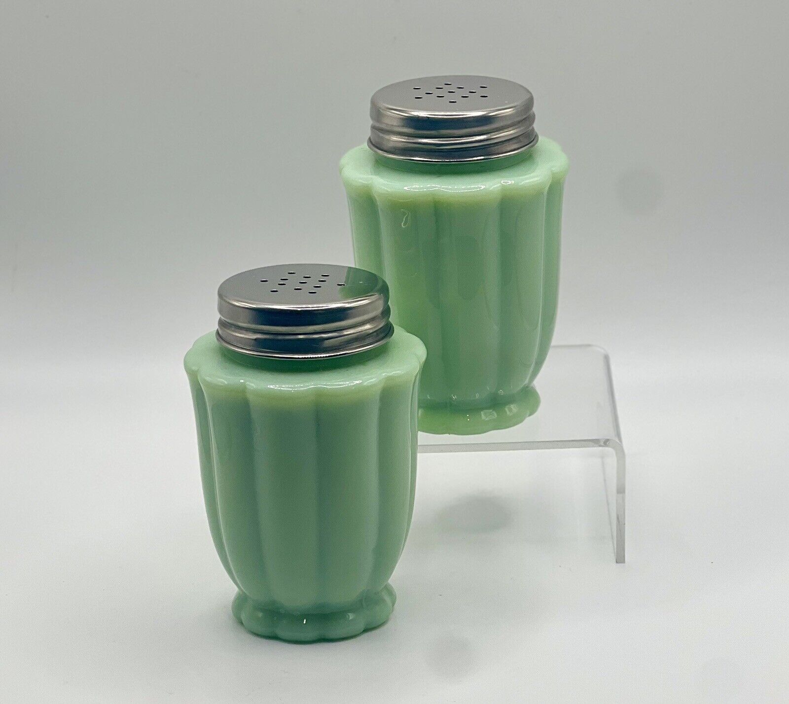The Pioneer Woman Timeless Beauty Jade Salt and Pepper Shaker Set New No Box