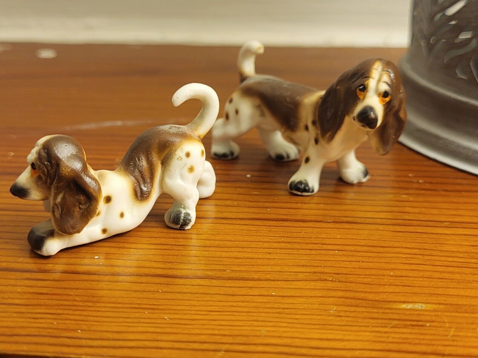 2 Vintage 1960s Hound Dog Figurines (Miniatures)