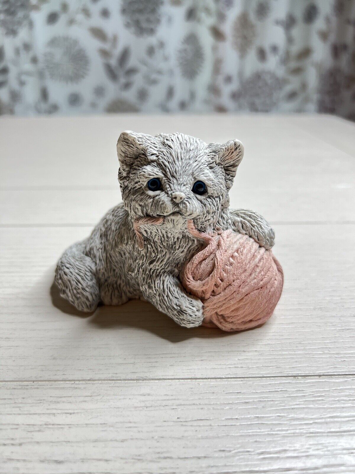 Vintage 1988 Stone Critters The Animal Collection Kitten With Pink Yarn Ball