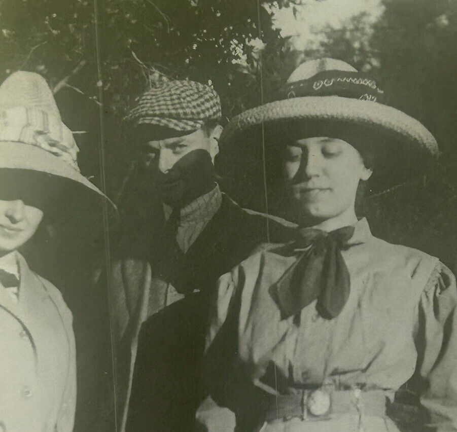 Edwardian Fashion Women Big Hats Man 1910s Antique Snapshot Photo