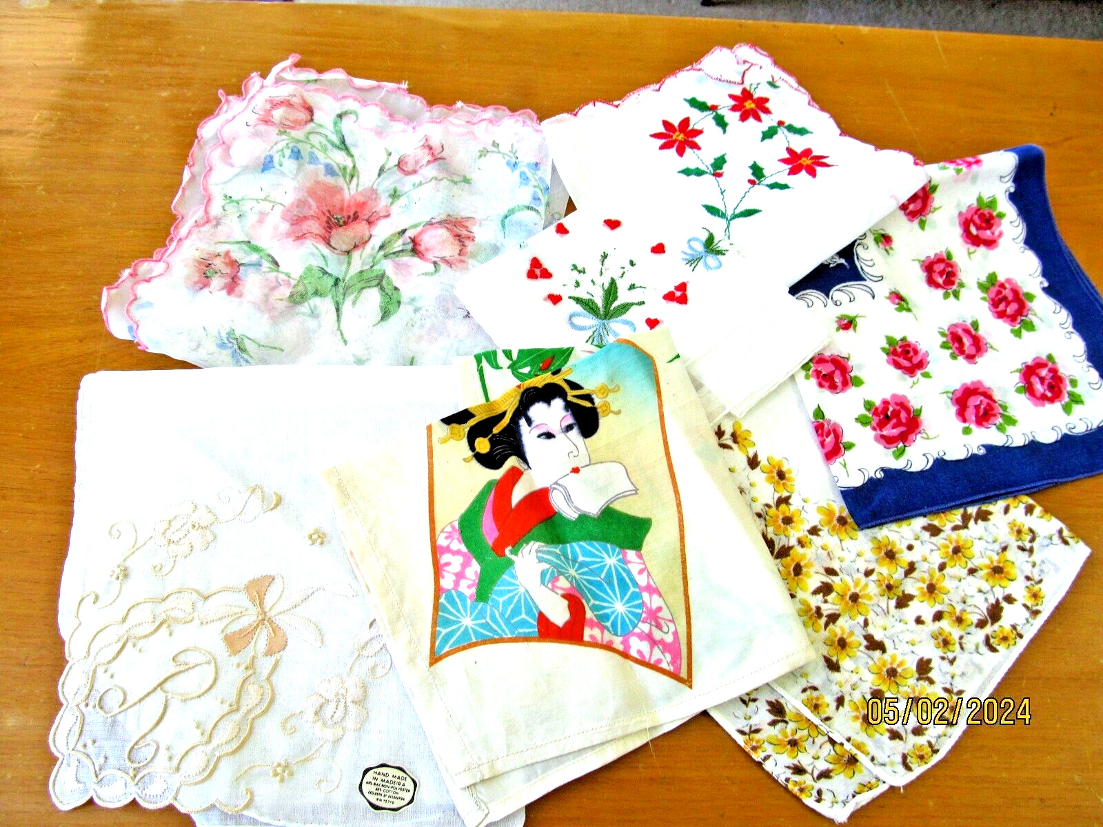 Vintage set of 8  linen cotton handkerchief / hankerchief floral Embroidered