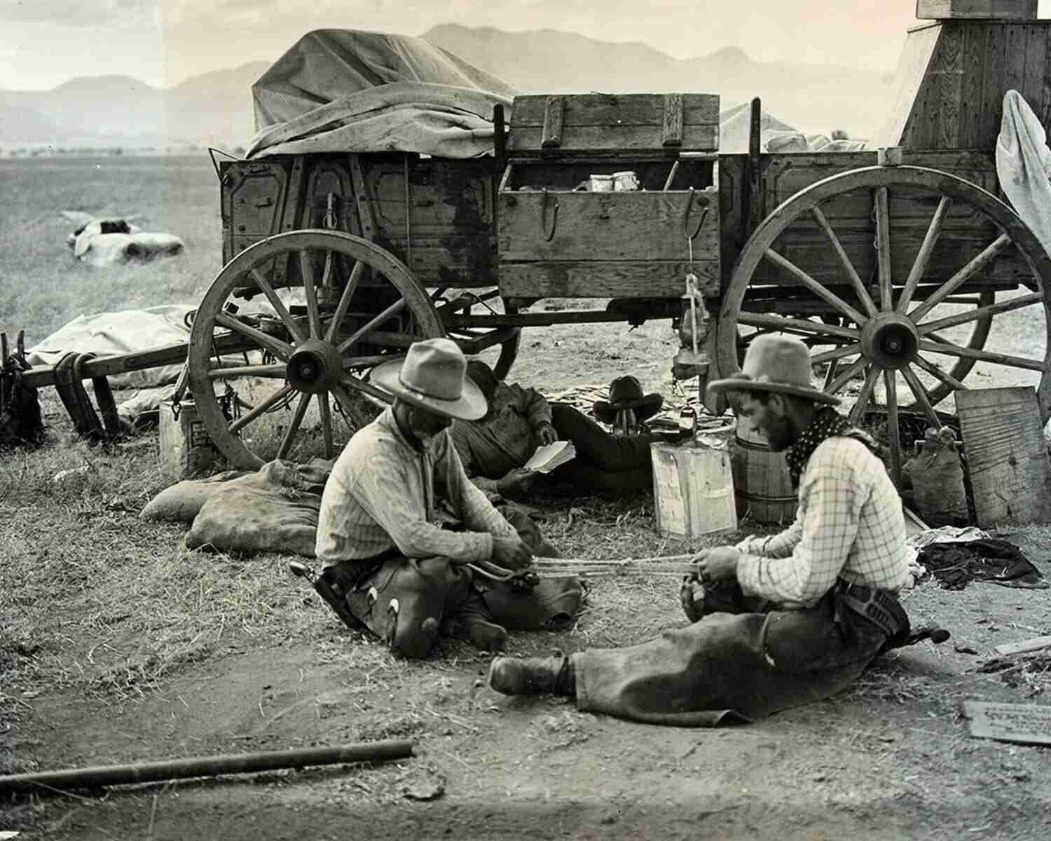 Group Of Old West Cowboys Chuck Wagon At Rest  Vintage Rare Find photo  8X10