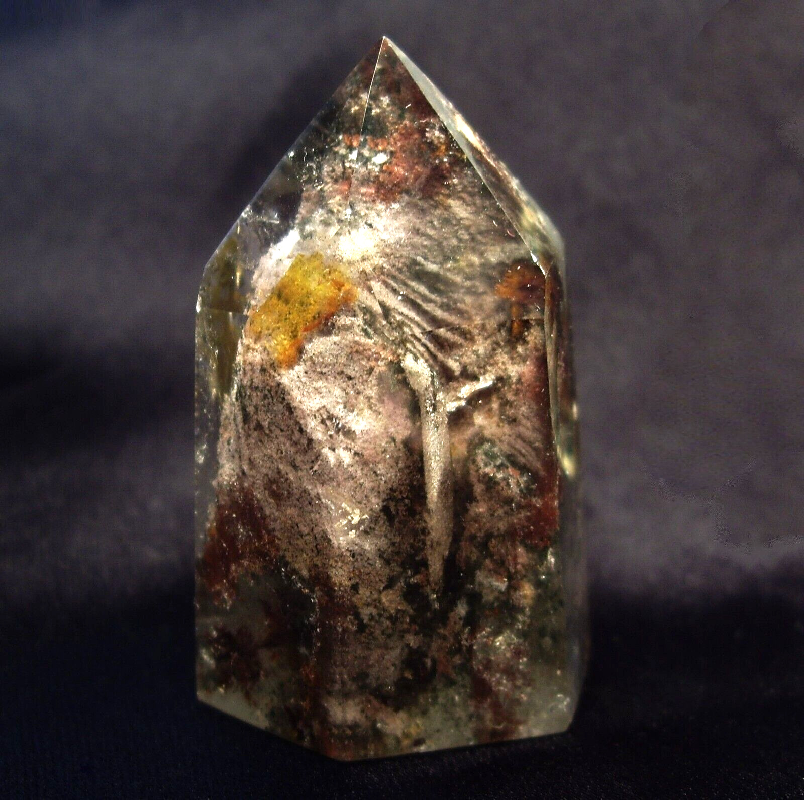 Scenic Quartz Point w/ Red and Green Chlorite Inclusions, Phantoms 30.4g