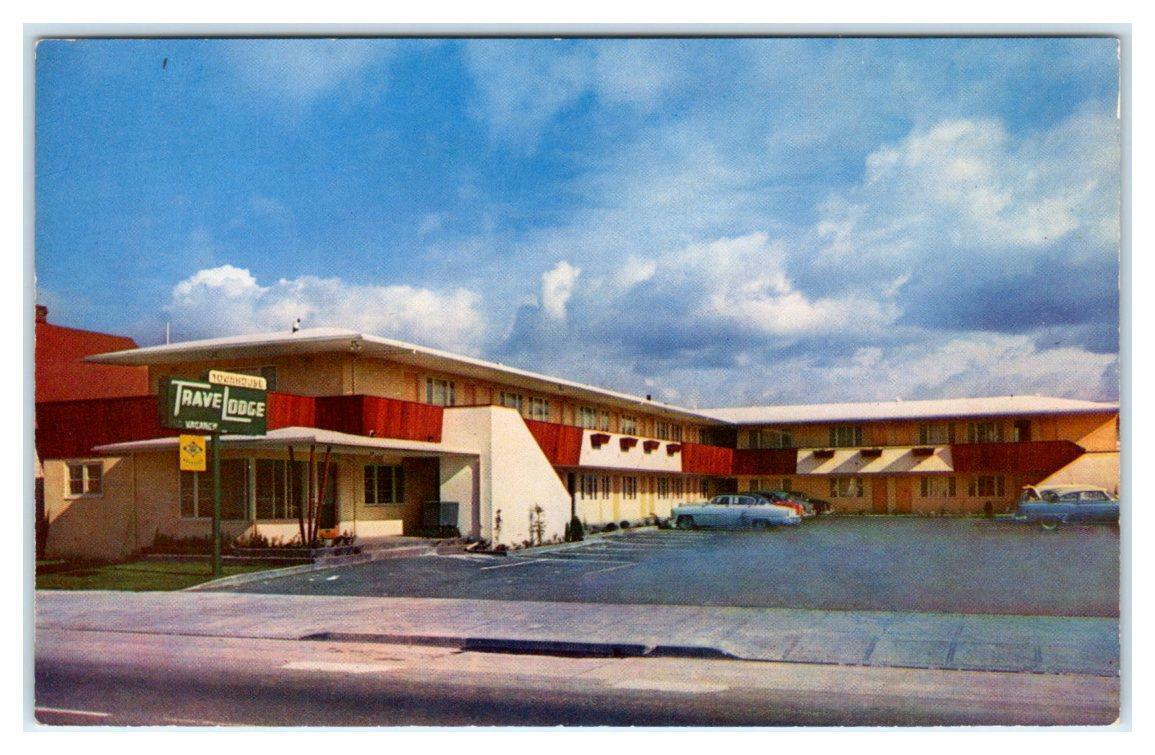 OAKLAND, CA  ~ Roadside TOWNHOUSE TRAVELODGE c1950s  Alameda County Postcard
