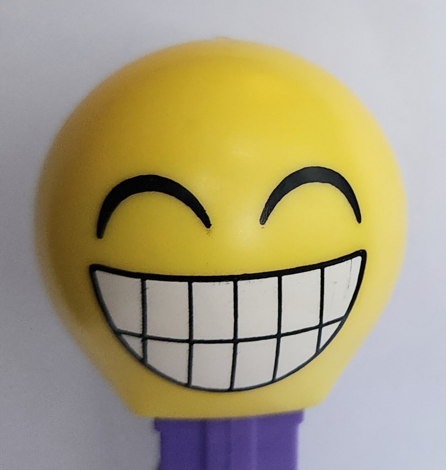 Pez Dispenser Emoji Chessing Big Smile 7.5