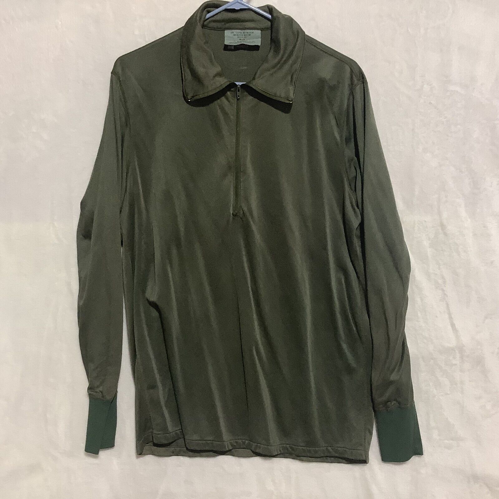 US Military Sleeping Shirt Heat Retentive Green SZ M Long Sleeve 1/4 Zip USGI
