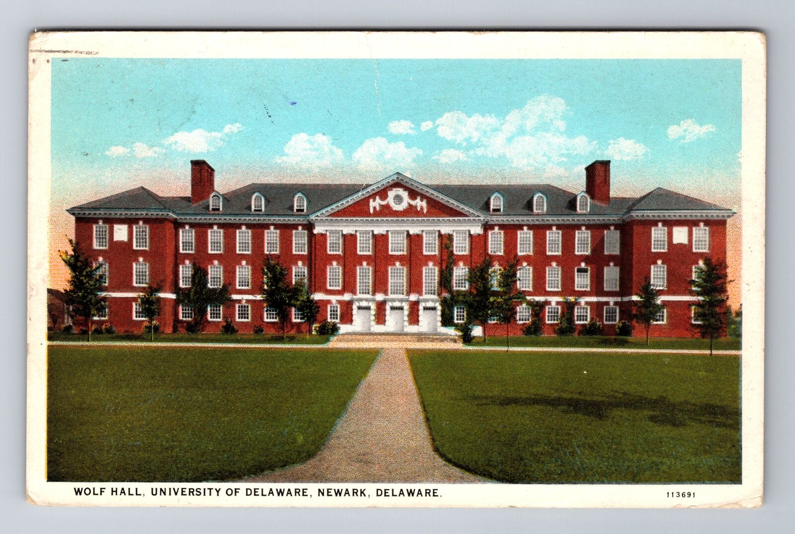 Newark DE-Delaware, University of Delaware, Antique Vintage Souvenir Postcard