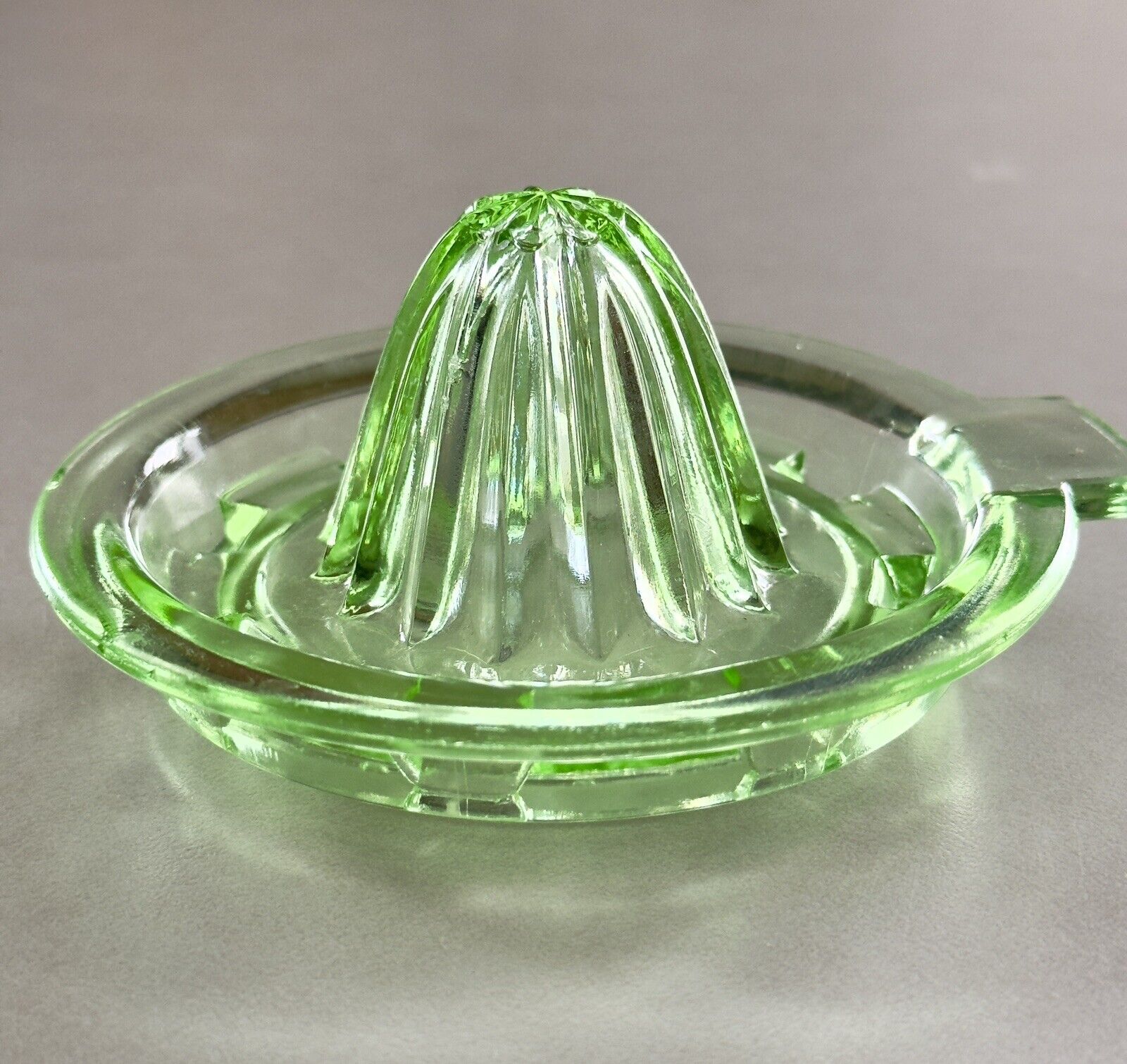 Vtg Green Uranium Depression Glass Juicer Citrus Reamer