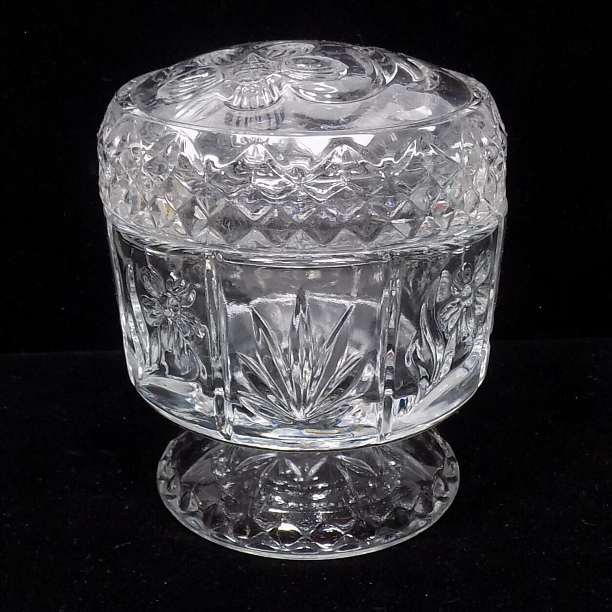 Vtg Avon Skin So Soft Bath Oil Capsule Jar Fostoria Glass Pedestal with Lid NICE