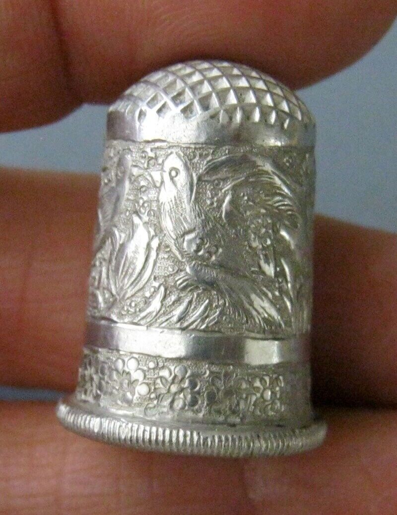 VINTAGE STERLING SILVER EMBOSSED THIMBLE/BIRDS FLOWERS FOLIAGE